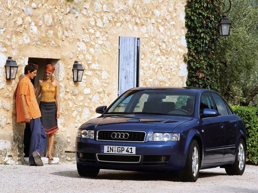  Audi A4 3.0 Sedan (B6,8E) 2000 года  (фото 6 из 9)